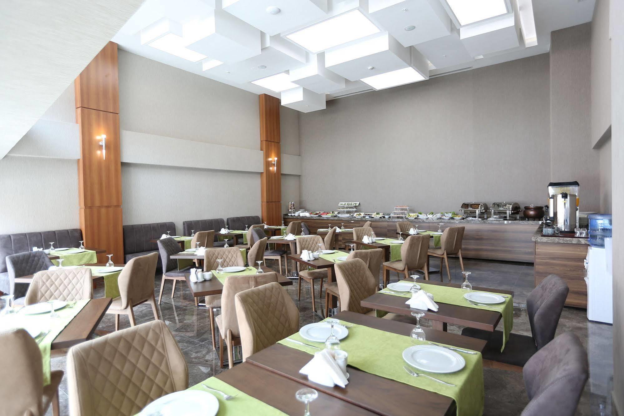 Elips Royal Hotel & Spa Antalia Esterno foto